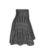 HOUNDSTOOTH PLEATED SKIRT